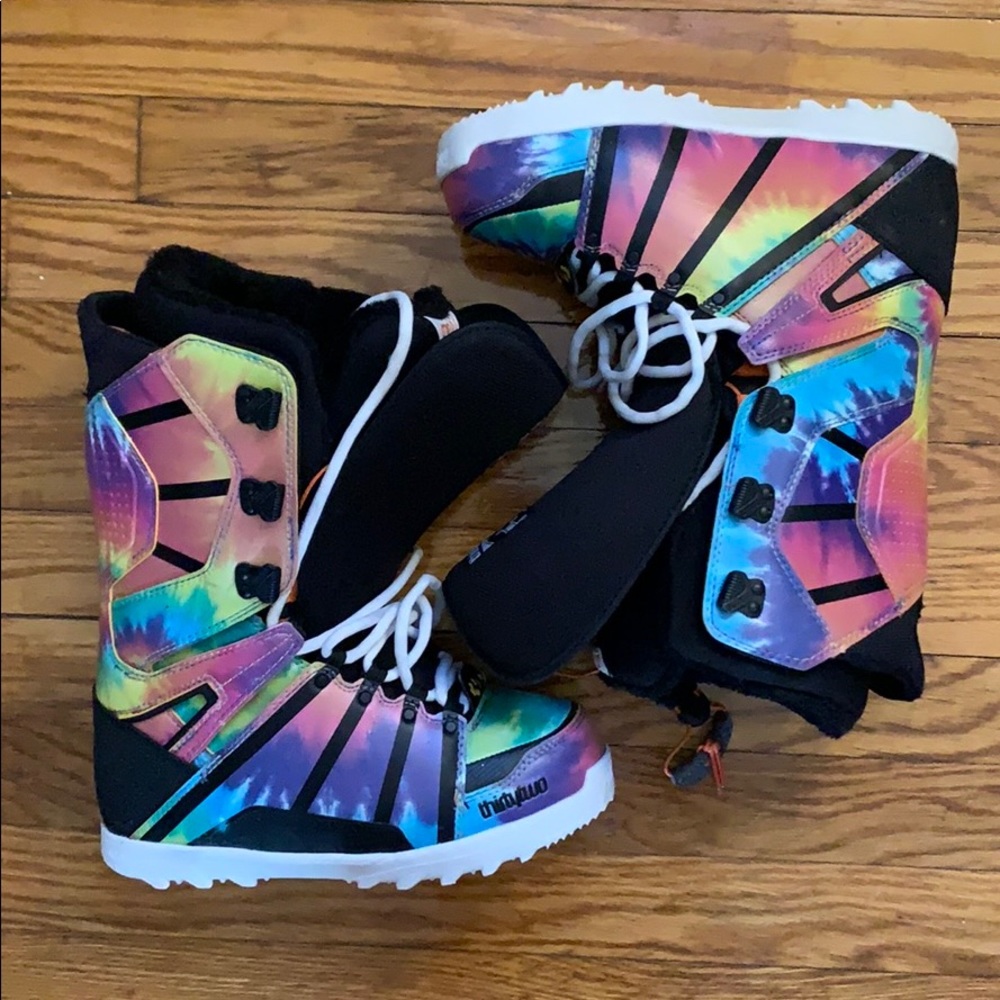 Basically NEW Tye Die color snowboarding boots!